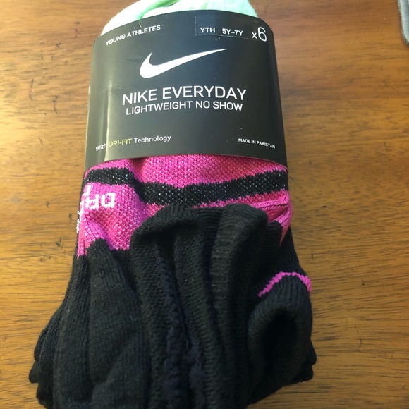 Nike Other - Nike Kids GFX Training Socks Medium 6 pk